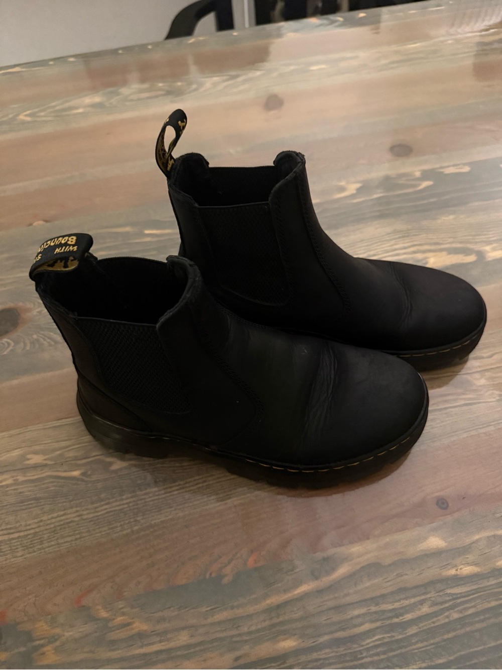 Dr. Martens Black leather Chelsea Slip-On Boots with Heel Tabs size 37 US 6 or 7 - Picture 6 of 11
